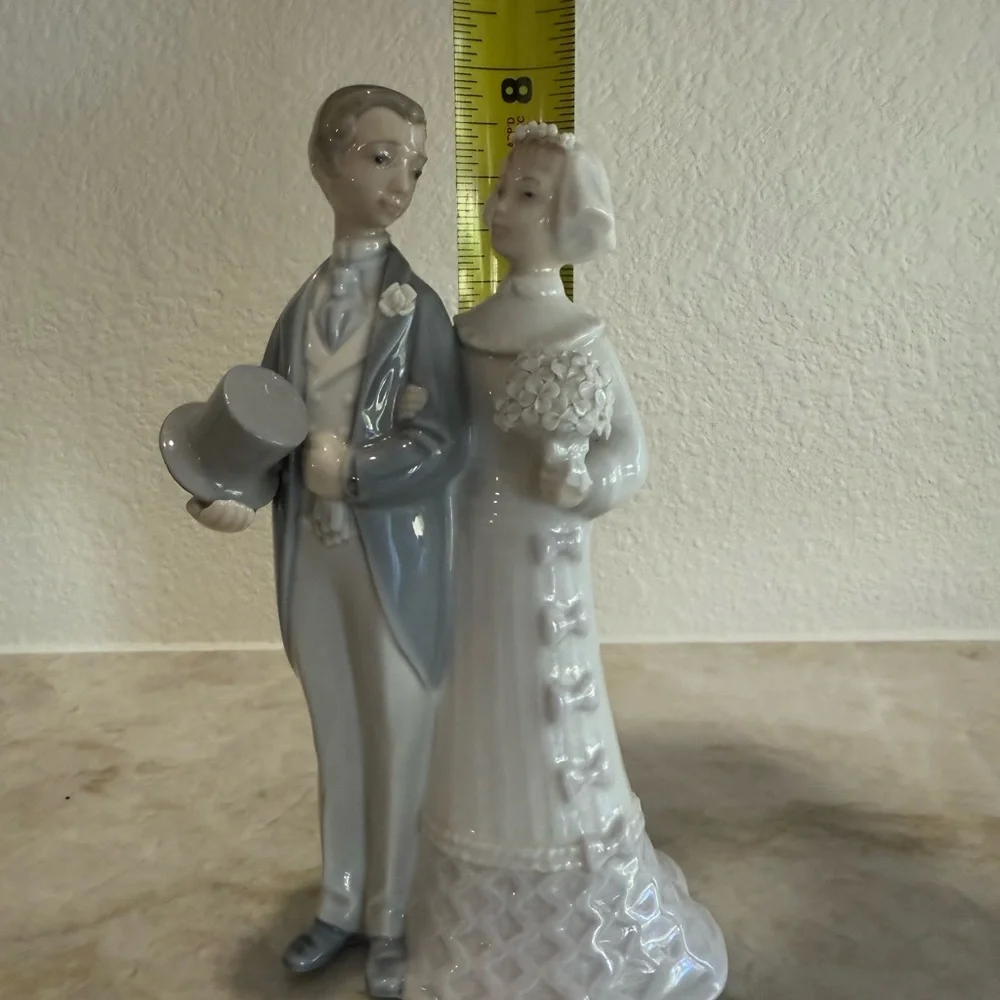 👰🤵‍♂️Vintage Lladro Bride & Groom Statue Cake Topper Retired - Picture 9 of 10